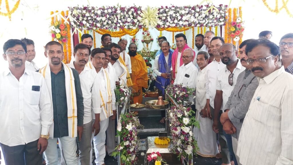 కైలాశేశ్వర స్వామిని దర్శించుకున్న ఎమ్మెల్యే కేపీ వివేకానంద్
