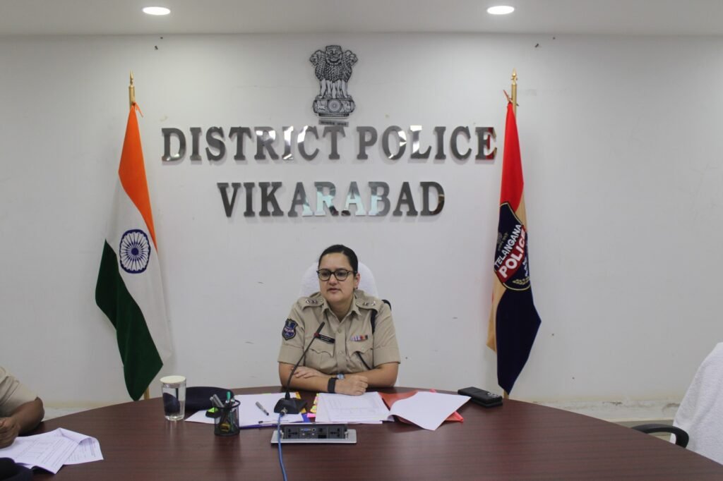 పెండింగ్ కేసుల సత్వర పరిష్కారానికి చర్యలు తీసుకోవాలి: వికారాబాద్ ఎస్పీ స్నేహ మెహ్రా