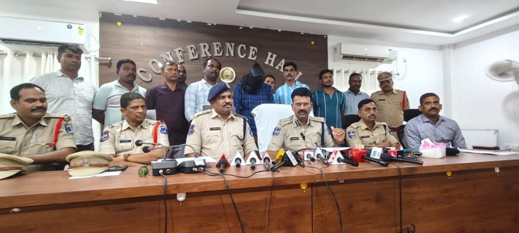 40తులాల బంగారం చోరీ..12గంటల్లో నింధితుడు అరెస్ట్