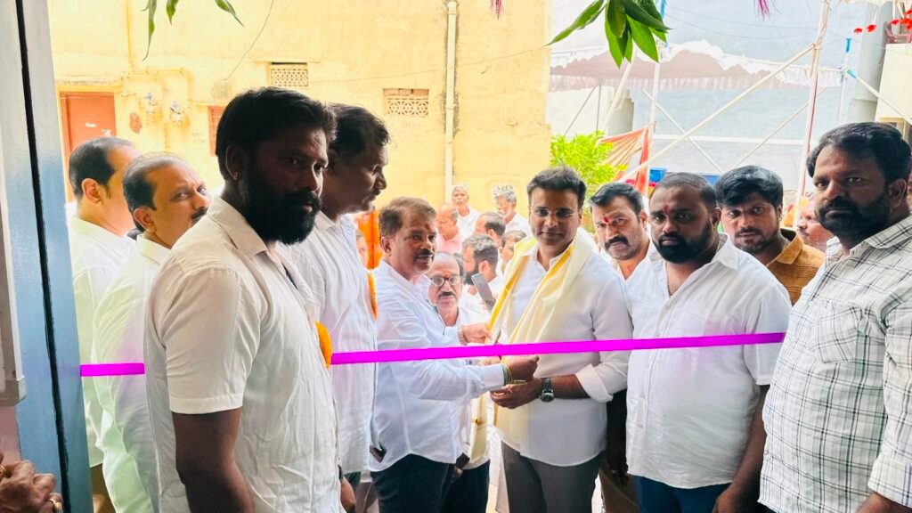 జీడిమెట్లలో జై దుర్గా భవాని సెంట్రింగ్ కాంట్రాక్టర్స్ అసోసియేషన్ కార్యాలయ ప్రారంభం
