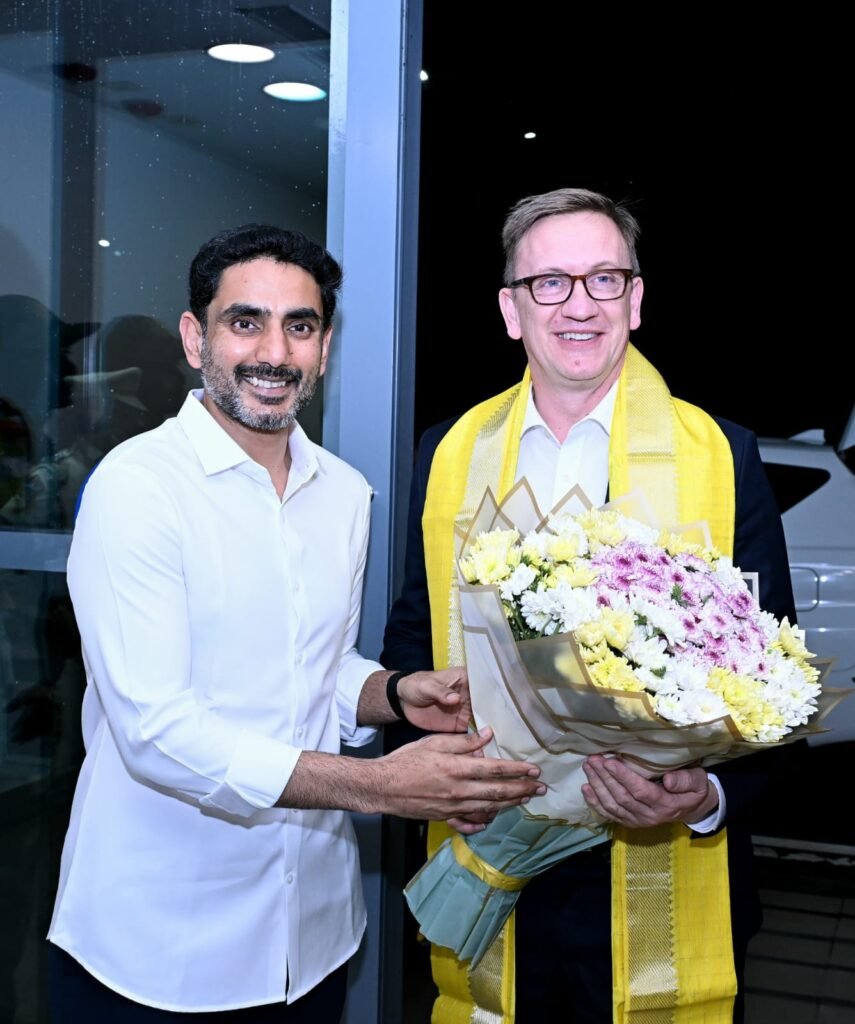ఏపీ పర్యటనకు వచ్చిన ఆస్ట్రేలియా సహాయ మంత్రి జూలియన్ హిల్‌కు ఘన స్వాగతం