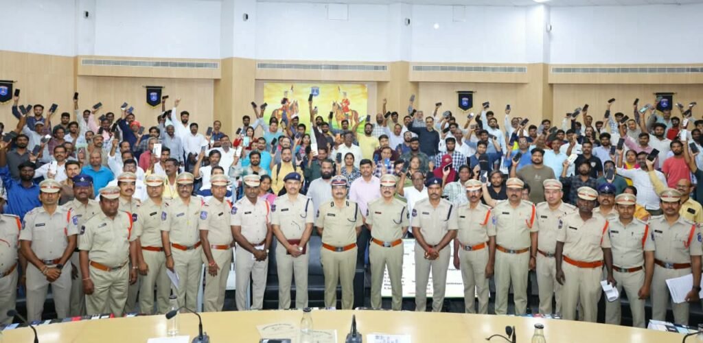 సైబరాబాద్‌ పోలీసుల ఘనత..1,218 మొబైల్‌ ఫోన్లు రికవరీ
